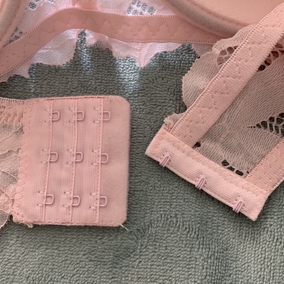 Adrienne Vitamin Full Figure Pink Lace Underwire Bra
NET - Picture 4 of 8